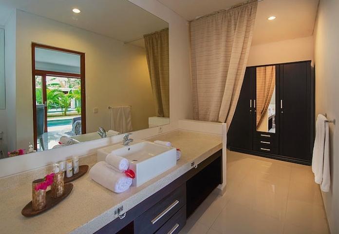 Moonlight Villa Bali Nusa Dua  Exterior photo